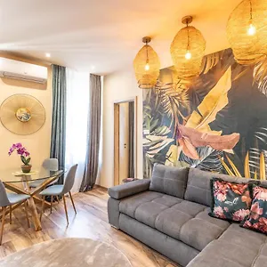 https://jungle-apartment.inbudapesthotels.com